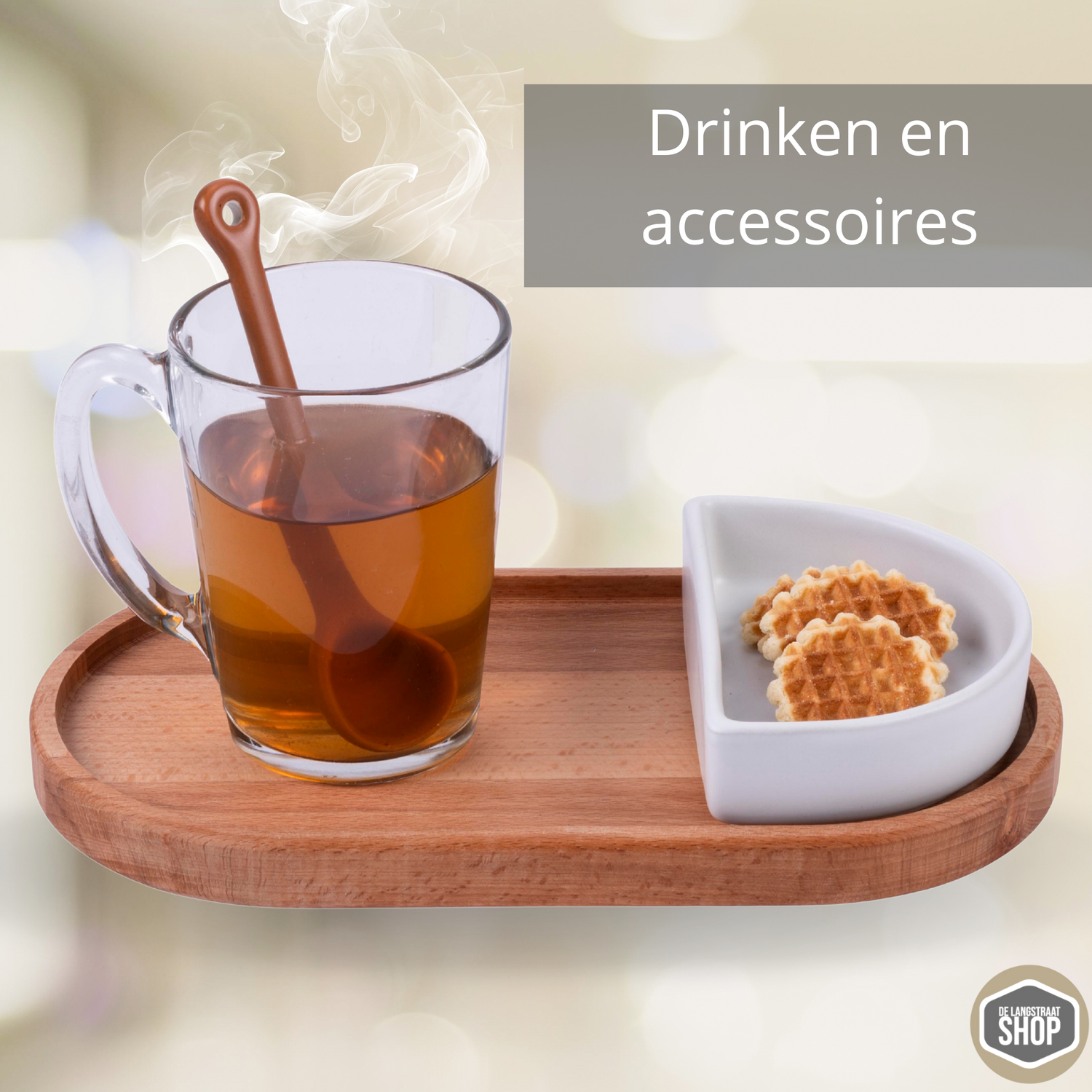 Drinkflessen, glazen, mokken en houten trays voor dagelijks gebruik en cadeau