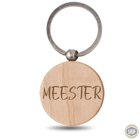 Houten sleutelhanger juf of meester van beukenhout met gravure en sleutelring