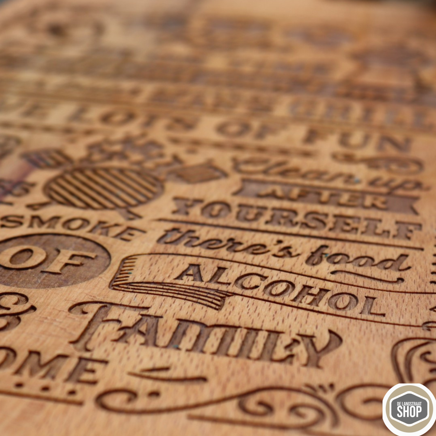 Gepersonaliseerde gegraveerde BBQ-borrelplank van hout, perfect als cadeau voor een BBQ-liefhebber.