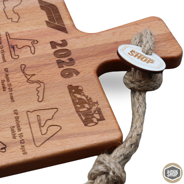 Formule 1 kalender 2026 gegraveerd op houten borrelplank met circuits