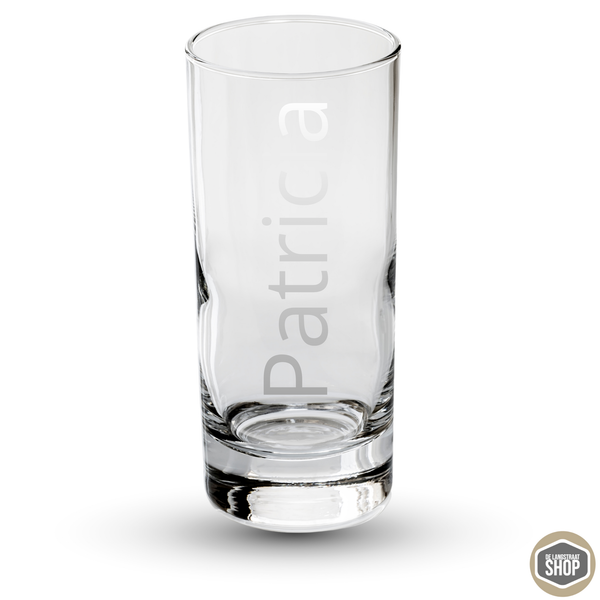 Personaliseerbaar shotglaasje met naam, permanent gegraveerd, inhoud 60 ml, ideaal als cadeau voor feestjes of verjaardagen.